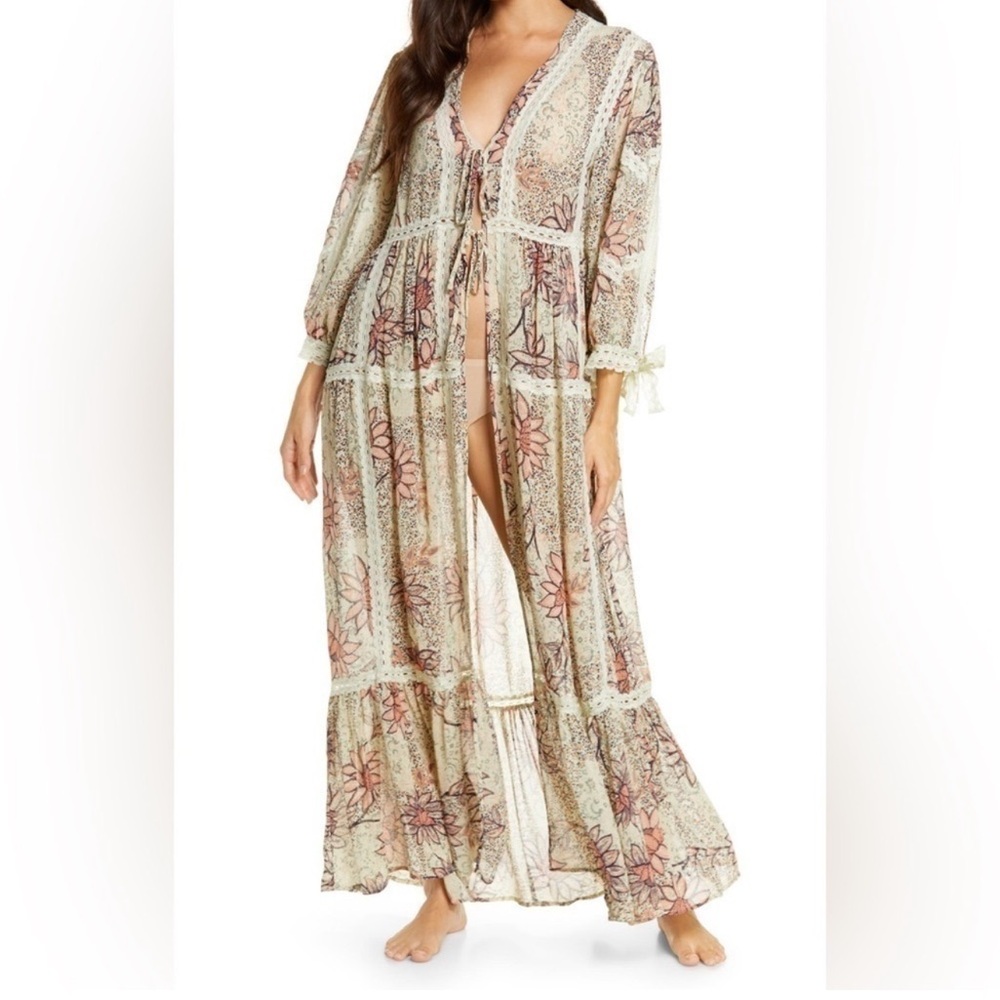 Elegant Floral Lace Kimono in Pink and Cream